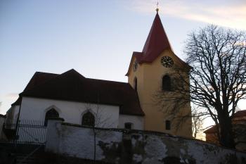 Kostel v Hostivici (© Jiří Špaček, 02/2016)