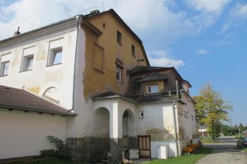 vých.nároží zámku (© D Dohňanský, 10/2017)