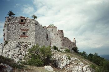 zřícenina hradu Děvičky (© Vlastislav Mareček, 05/1991)