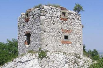 Pohled na břit dělové bašty od jihovýchodu (© Jan P. Štěpánek 07/2006)