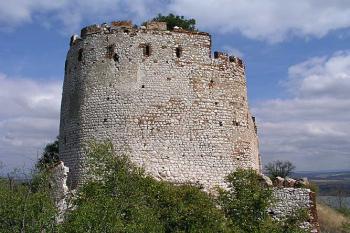 Čelo hradu ( © Roman Řezáč 09/2003)