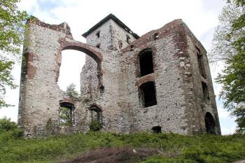 vstupní partie horního hradu ( © Pavel Zany Komárek 9/5/2004)