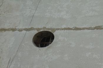 Údajně jediný původní barokní prvek - kravské oko (© Dušan Dohňanský  01/2022)