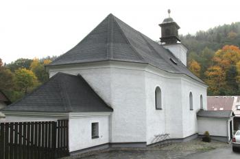 Kostel Narození Panny Marie v Ludvíkově u Vrbna Pod Pradědem ( © Pavel Vítek 10/2015)