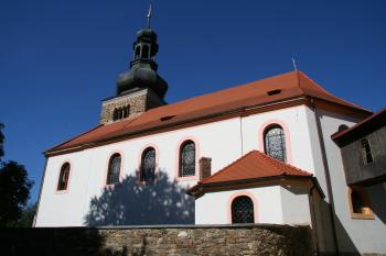 Celkový pohled na kostel ( © Petr Nožička 09/2013)