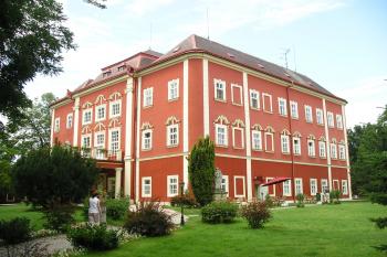 zámek Dětenice (© Vlastislav Mareček, 07/2008)