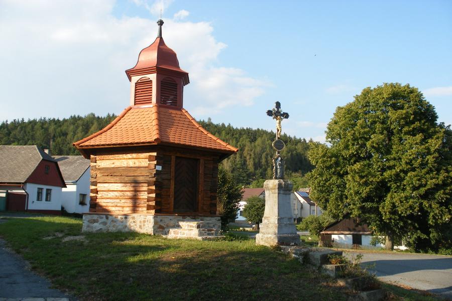 kaple se zvoničkou