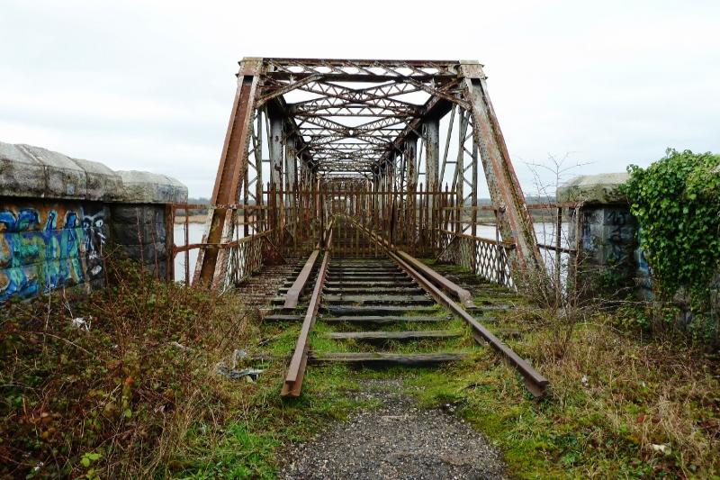 Old Red Iron (Bridge)