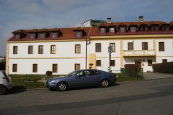 Barokní dvůr Střížkov - jižní část (© Jiří Špaček, 03/2016)