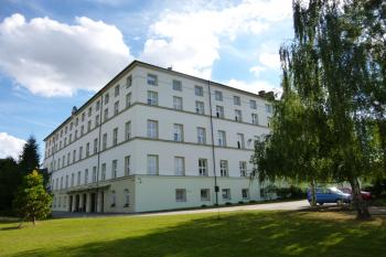nalezinec boromejek s kostelem sv. Rodiny-Praha 6 Řepy (© Vlastislav Mareček, 07/2016)
