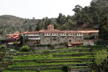 klášter Machairas od severozápadu ( © Jan P. Štěpánek 03/2016)