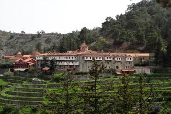 klášter Machairas od severozápadu ( © Jan P. Štěpánek 03/2016)