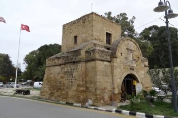 Kyrénská brána v turecké části města (© Jan P. Štěpánek 03/2016)