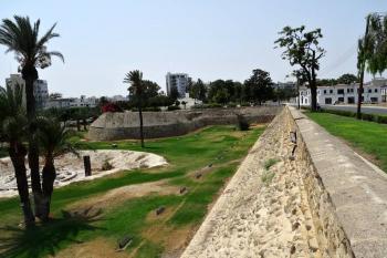 pohled k bastionu Podocataro (© Jan P. Štěpánek 08/2015)