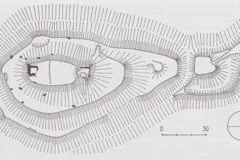 Terénní náčrt hradu bez předsunutého opevnění (© sken z knihy: M. Plaček, M. Bóna, Encyklopedie Slovenských Hradů, Libri, Praha, 2007)