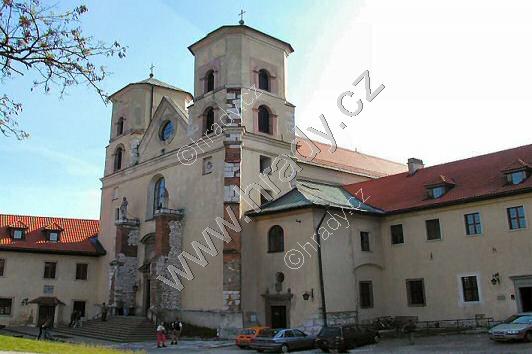 klášter benediktinů s kostelem sv. apoštolů Petra a Pavla