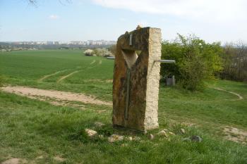 Boží muka u Lysolaj (© Jiří Špaček, 04/2016)