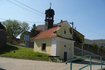 Kaple Sebuzín (© Jiří Špaček, 04/2016)