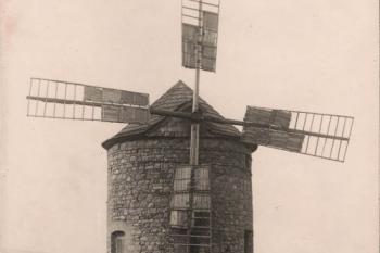 Dobová fotografie z r. 1927 (© zdroj:http://www.jalubi.eu)