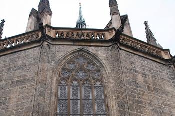 Východní okno spodního patra závěru (© Ivan Grisa, 02/2009)