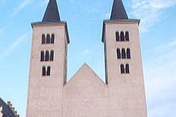 Bazilika nanebevzetí p. Marie (2002 ©Josef Žajdlík)