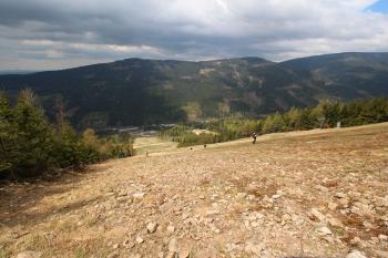 Nejkratší a také nejpomalejší cesta k rozhledně. (© Luděk Vláčil 05/2016)