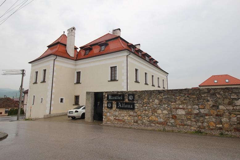 Trstín