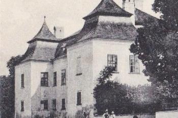 Kaštěl na dobové pohlednici. (Zdroj: http://www.pamiatkynaslovensku.sk)