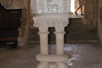 pulpit (© Alena Volná, 9/2004)