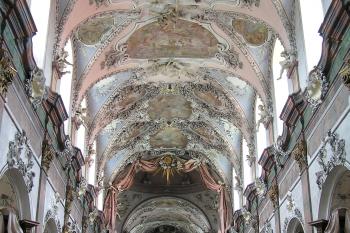 interiér klášterního kostela (© Karel Husák, 07/2006)