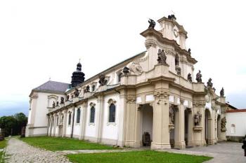 Celkový pohled na kostel (© Kryštof Šťastný, 07/2007)