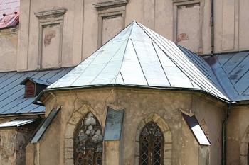 Studniční kaple z rajského dvora (© Ivan Grisa, 05/2007)
