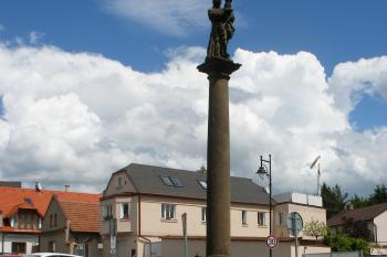 Morový sloup v Mnichovicích (© Jiří Špaček, 05/2016)