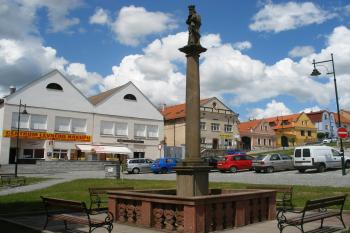 Morový sloup v Mnichovicích (© Jiří Špaček, 05/2016)