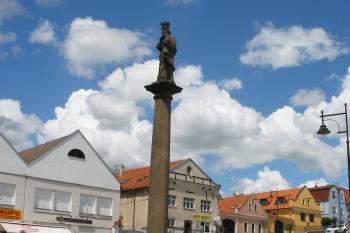 Morový sloup v Mnichovicích (© Jiří Špaček, 05/2016)
