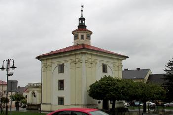 Kaple sv. Rodiny na náměstí v Benátkách nad Jizerou ( © Pavel Vítek 05/2016)