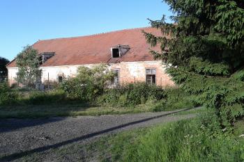 Hraza - bývalý hostinec (Rozehnal Ivo 05/2016)
