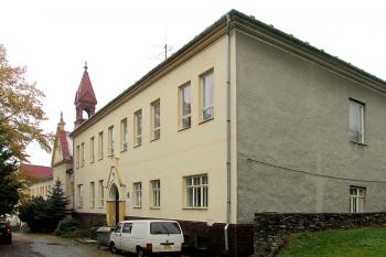 Bývalý klášter a špitál ve Vrbně pod Pradědem ( © Pavel Vítek 10/2015)