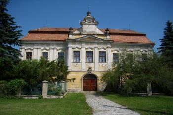 pohled od silnice (© Petr Pospíšil, 06/2012)