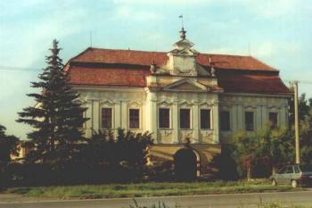 Zámek Cetechovice (2002 ©Martin Zvonek - www.pamatky-jv-moravy.ic.cz)