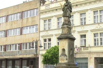 Socha sv. Jana Nepomuckého v Benátkách nad Jizerou (© Pavel Vítek 05/2016)