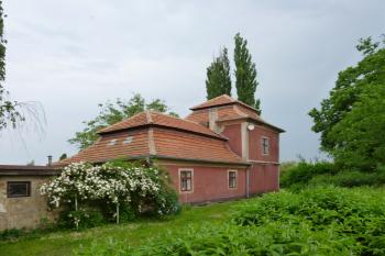 Zámeček Červený Domek (© Vlastislav Mareček, 05/2016)