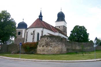 Opevněný kostel sv. Jana Křtitele ve Velké Bíteši ( © Pavel Vítek 06/2007)