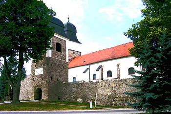 Opevněný kostel sv. Jana Křtitele ve Velké Bíteši ( © Pavel Vítek 06/2007)