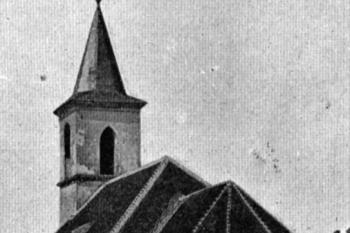 kostel od jihovýchodu, před r. 1909 (© Josef Vítězslav Šimák: Soupis památek historických a uměleckých v Království Českém, sv. 32 Politický okres turnovský, Archaelogická komise při České akademii císaře Františka Josefa pro vědy, slovesnost a umění, Praha 1909)