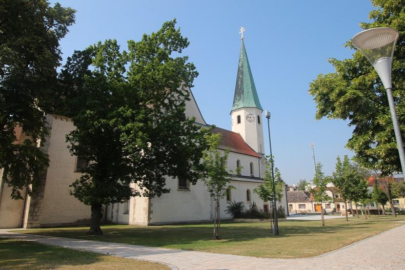 kostel sv. Víta (Pfarrkirche St. Vitus)