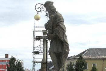 Svatoplukova socha v Lošticích (© Pavel Vítek 09/2020)