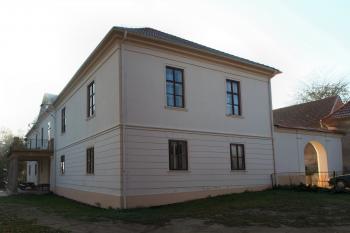 zámek od severozápadu (© Pavel Zany Komárek 18. 10. 2006)