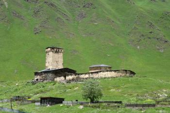 kostelík Lamaria s nad Ushguli ( © Jan P. Štěpánek 07/2016)