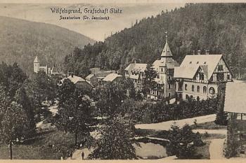 Sanatorium na staré pohlednici (© zdroj:http://dolnoslaskie.fotopolska.eu)